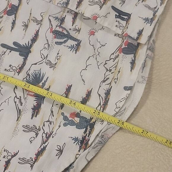 Johnnie-O Hangin' Out Button Up, Size Small - Picture 10 of 10